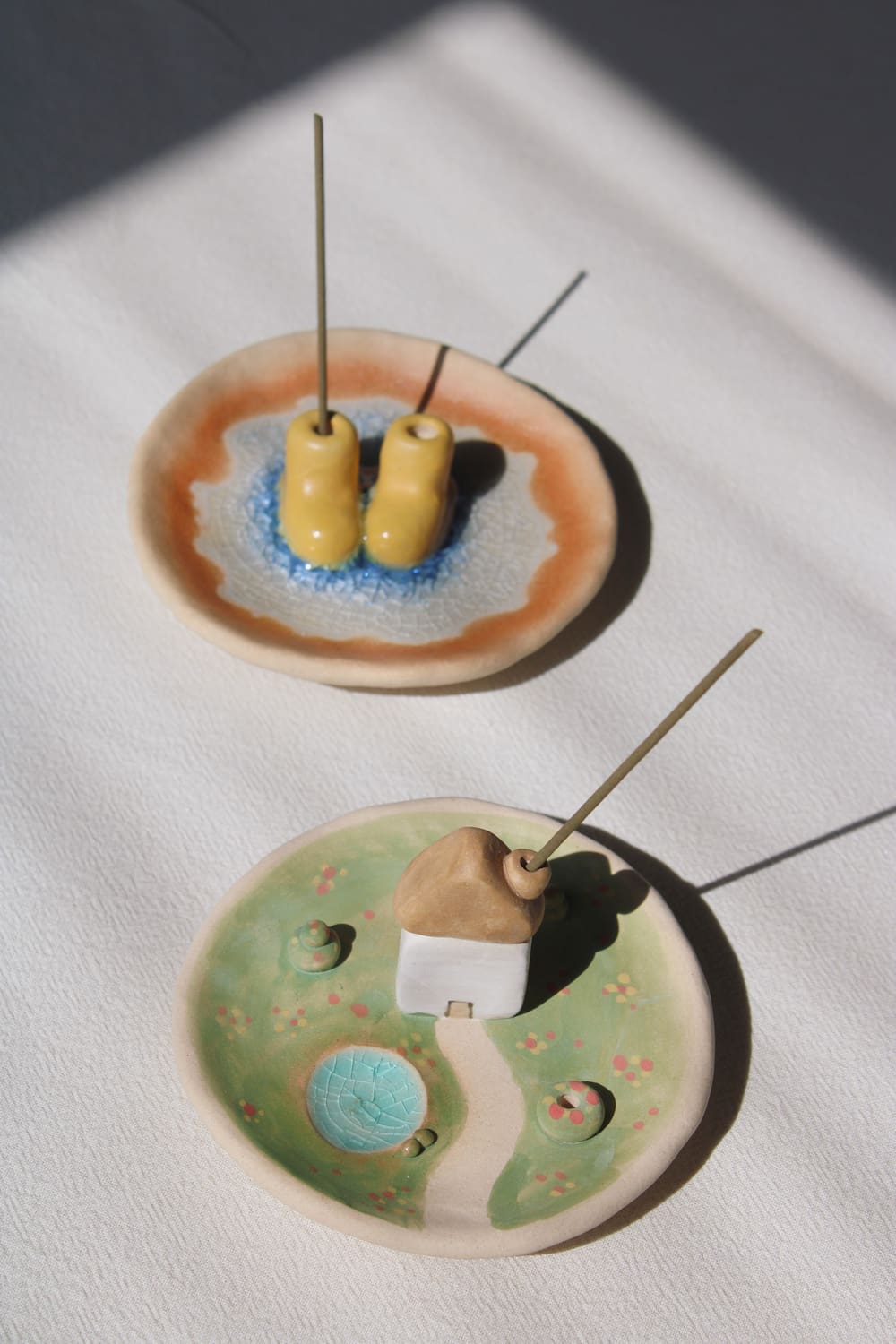 Handmade Cottage Incense Holder – Ceramic Meadow Design | Mimo