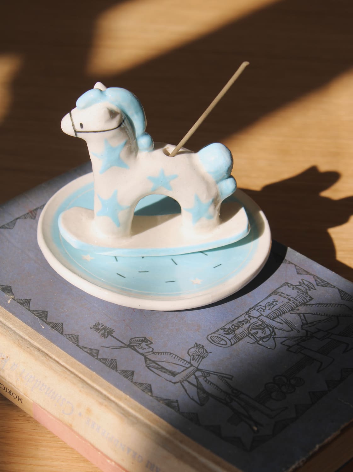 Ponette ceramic horse incense holder with blue stars and matching tray, playful ceramic incense burner for home decor.