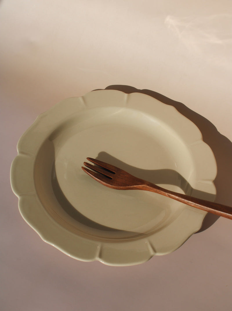 Serra Ceramic Shallow Plate