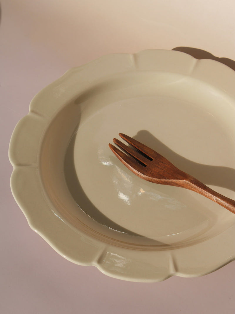 Serra Ceramic Shallow Plate