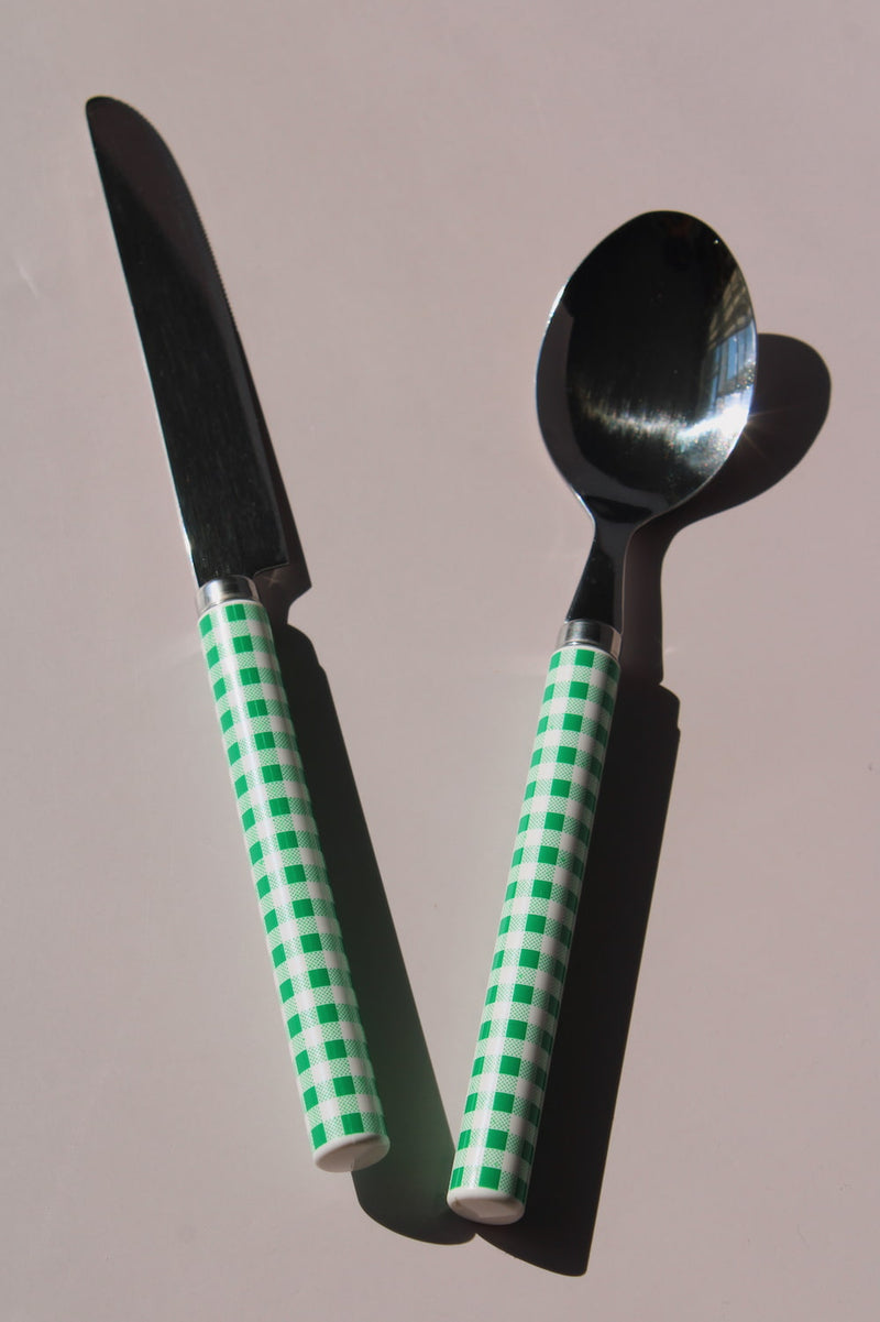 Fresco Cutlery Set with green gingham checkered handles, stainless steel knife, spoon and fork, picnic-style flatware set