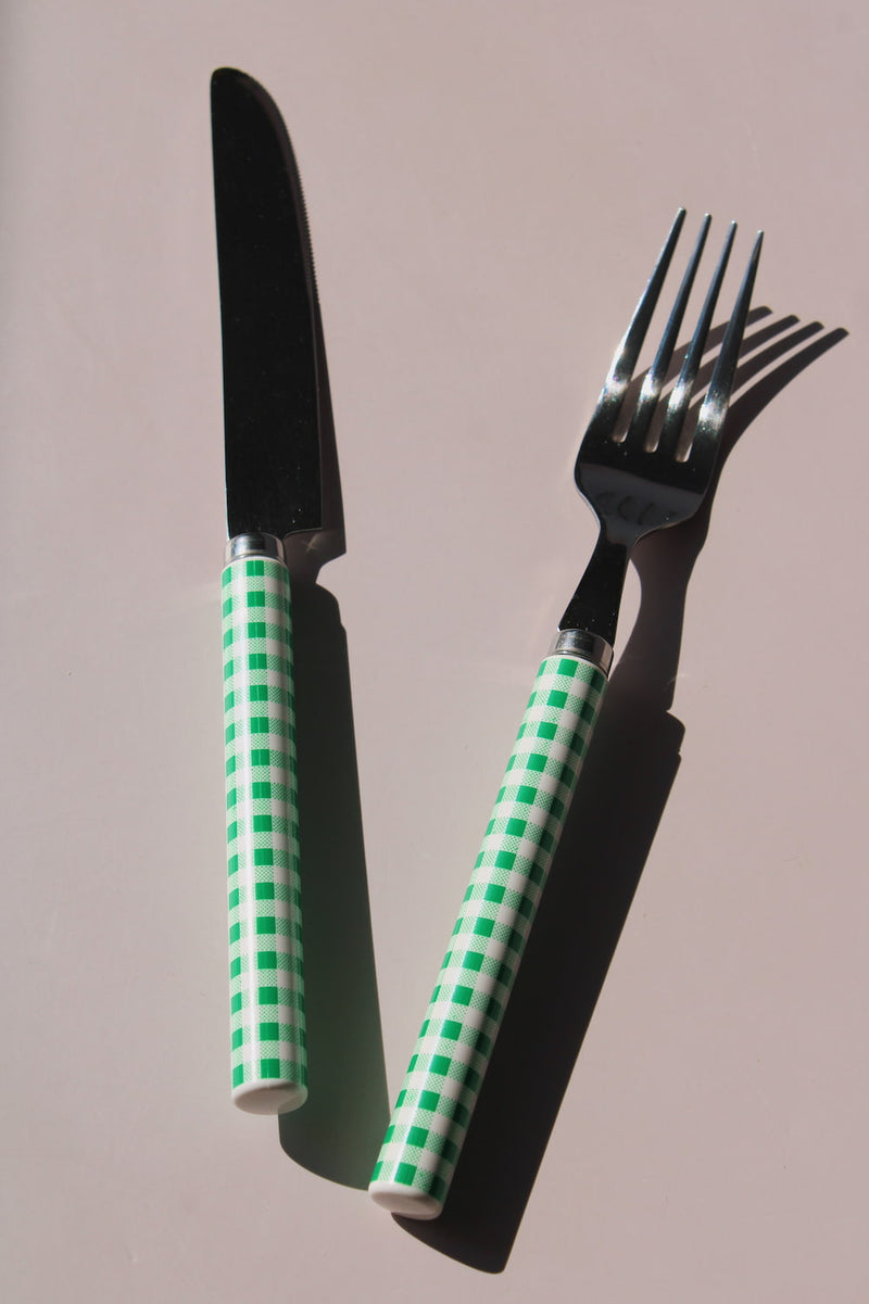 Fresco Cutlery Set with green gingham checkered handles, stainless steel knife, spoon and fork, picnic-style flatware set