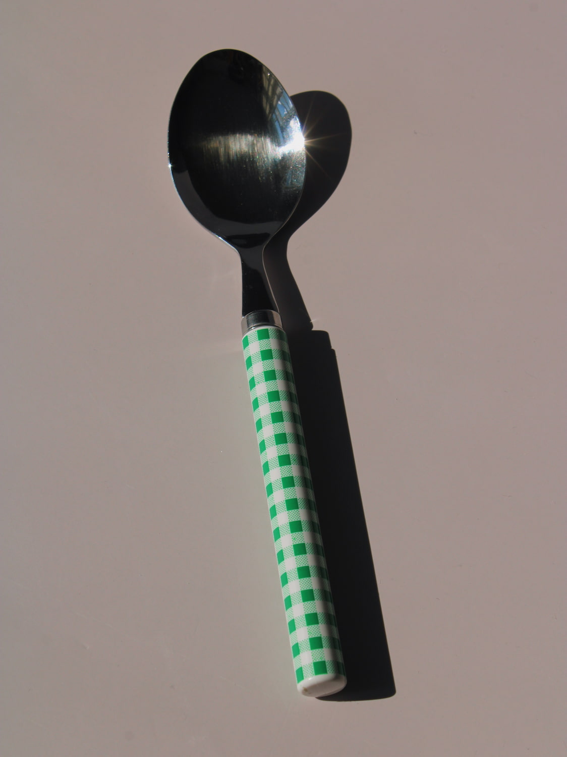 Fresco Cutlery Set with green gingham checkered handles, stainless steel knife, spoon and fork, picnic-style flatware set